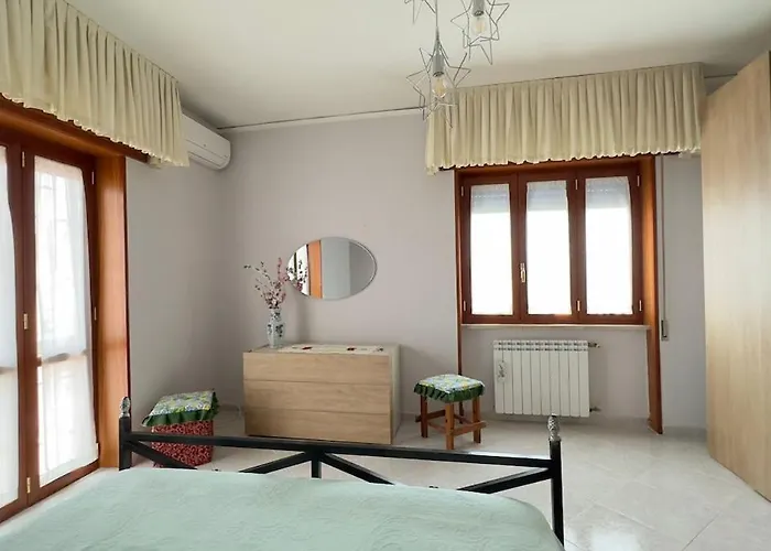 4 Beds - 2 Bedrooms Near The Station